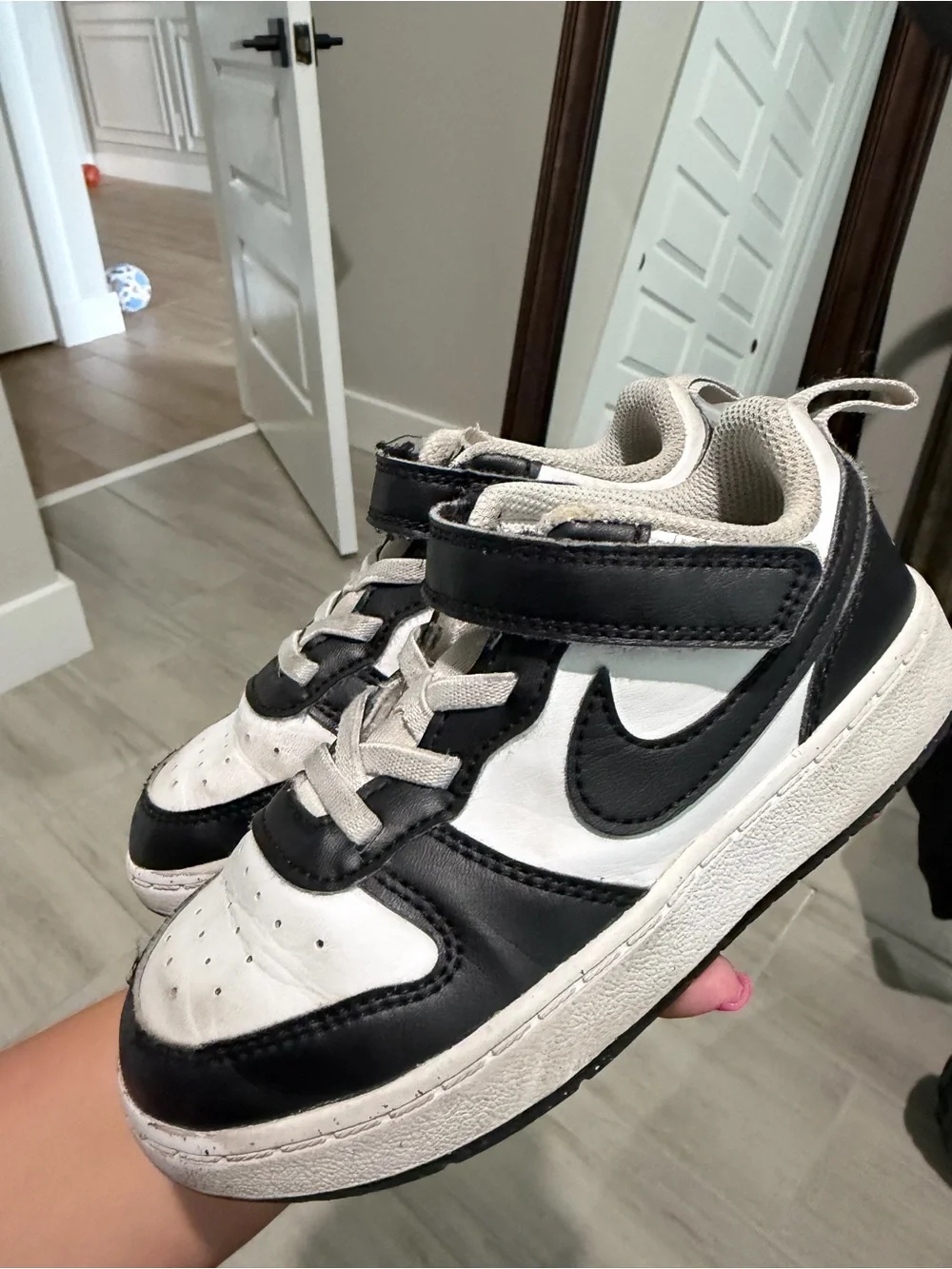 Nike Court Borough Low 2 Kids Black White Sneakers Velcro Strap